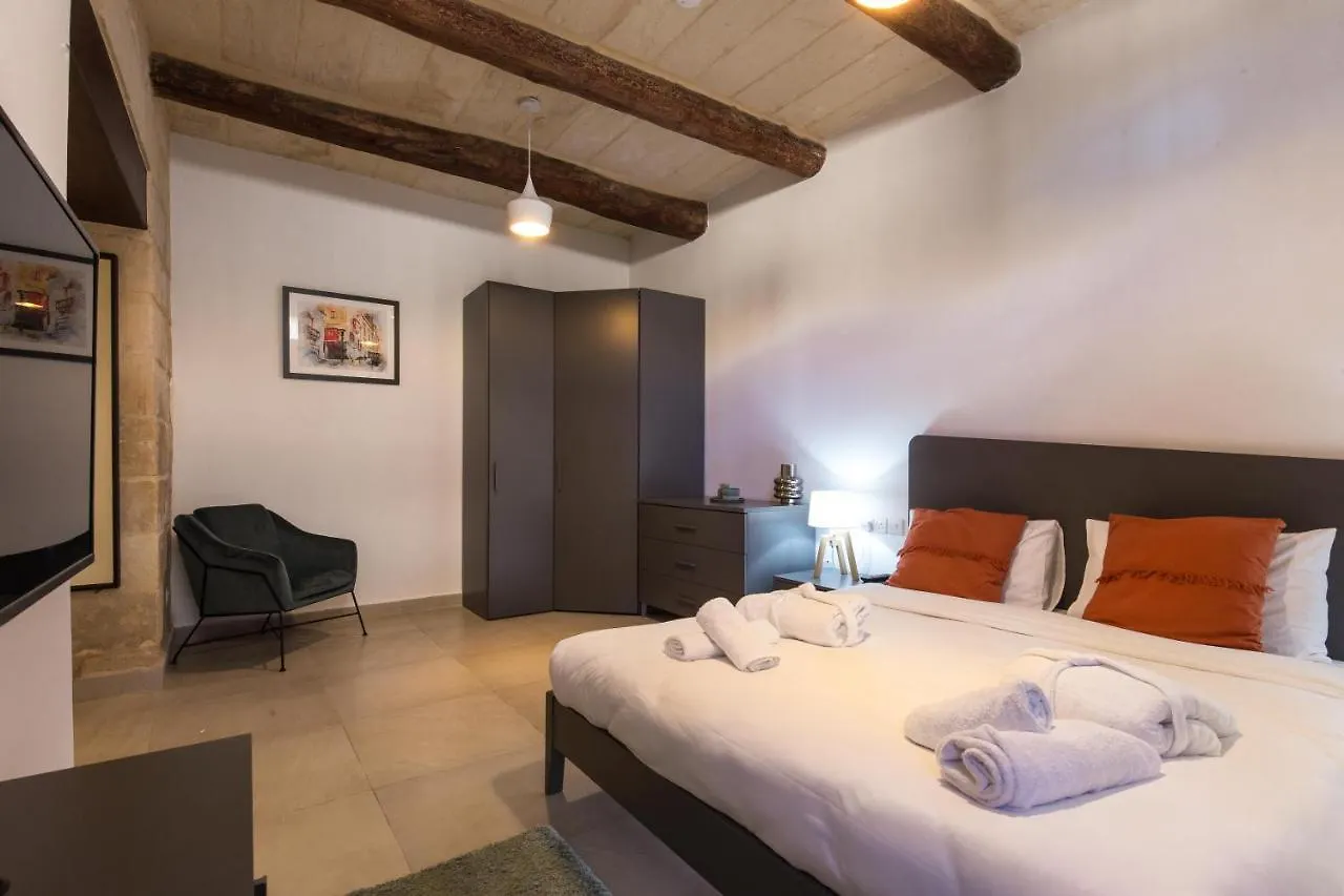 Rabat Farmhouse With Pool And Cave Villa