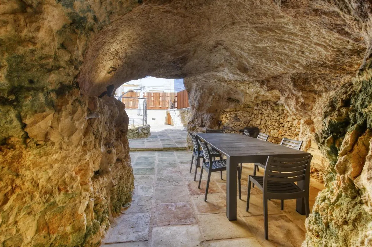 Rabat Farmhouse With Pool And Cave Villa Malta